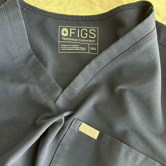 Figs Short Sleeve Scrub Top - Picture 4 of 6